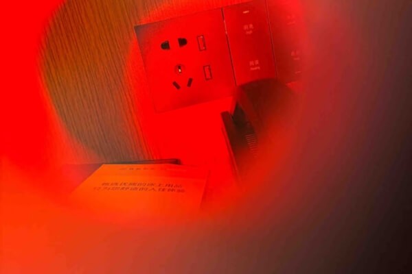 六种使用手机查找隐藏摄像头的实用方法